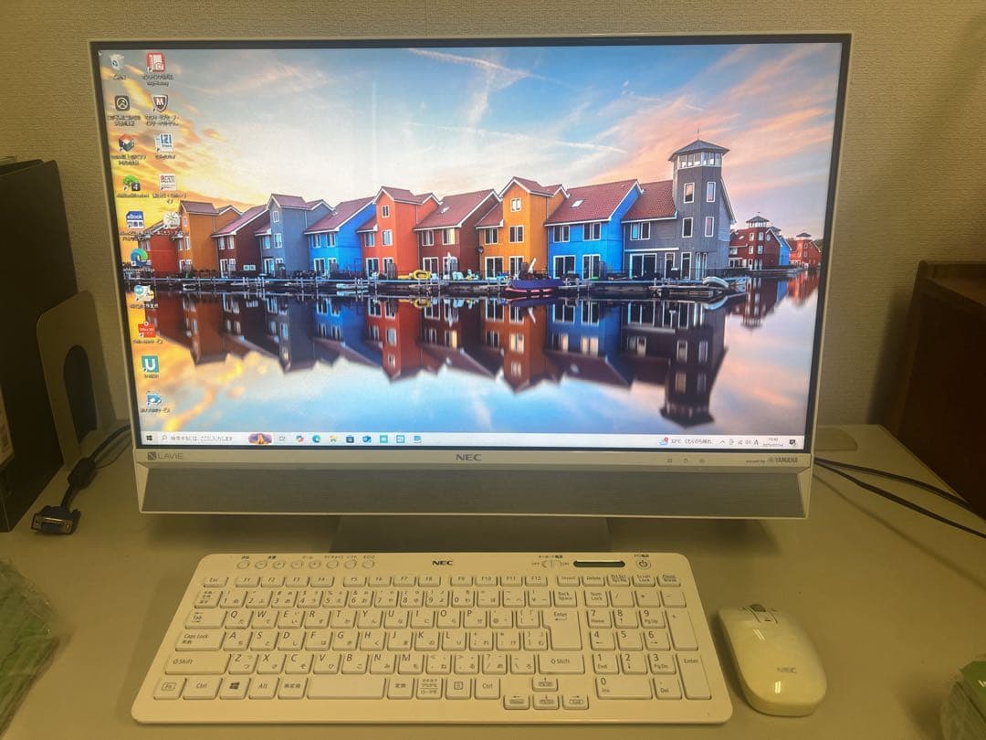 NEC LAVIE Desk All-in-one DA770/DAW ホワイト