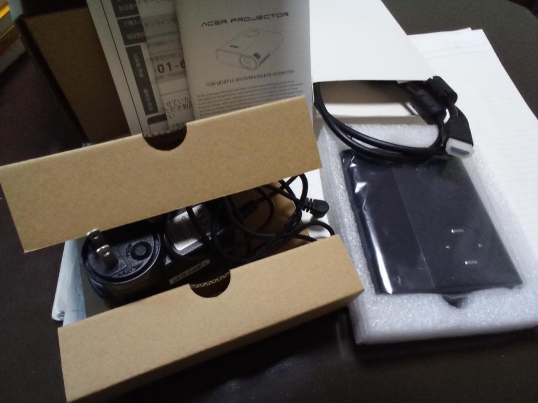 Acer LEDモバイルプロジェクター C200