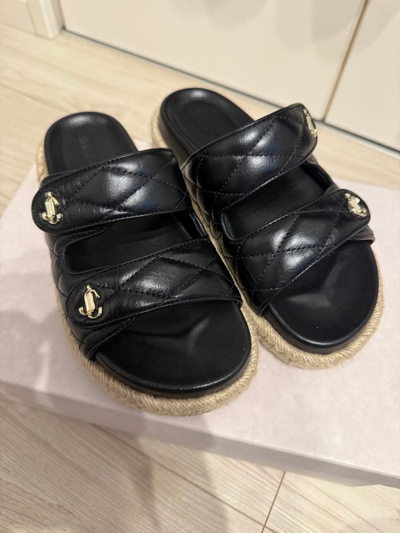 【美品】ジミーチュウ　フラットレザーサンダル