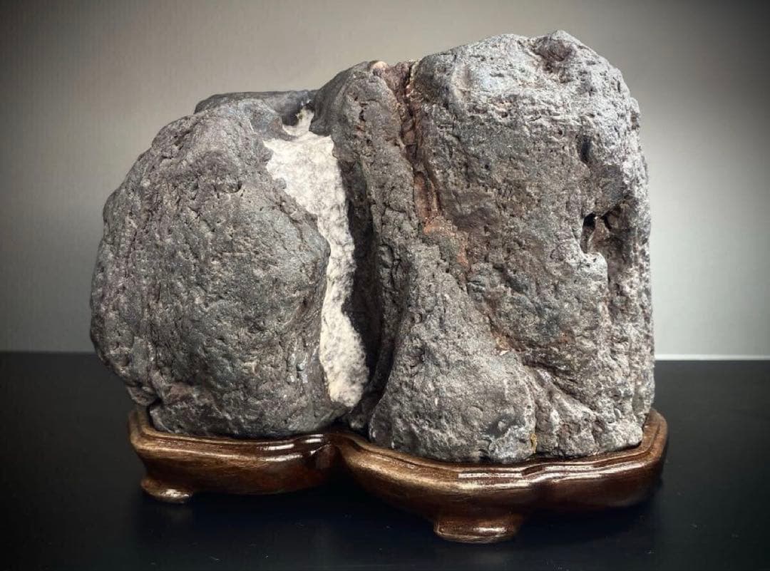 2477 安倍川紫晃石 『九天ノ瀧』桐箱付 水石 骨董 盆石