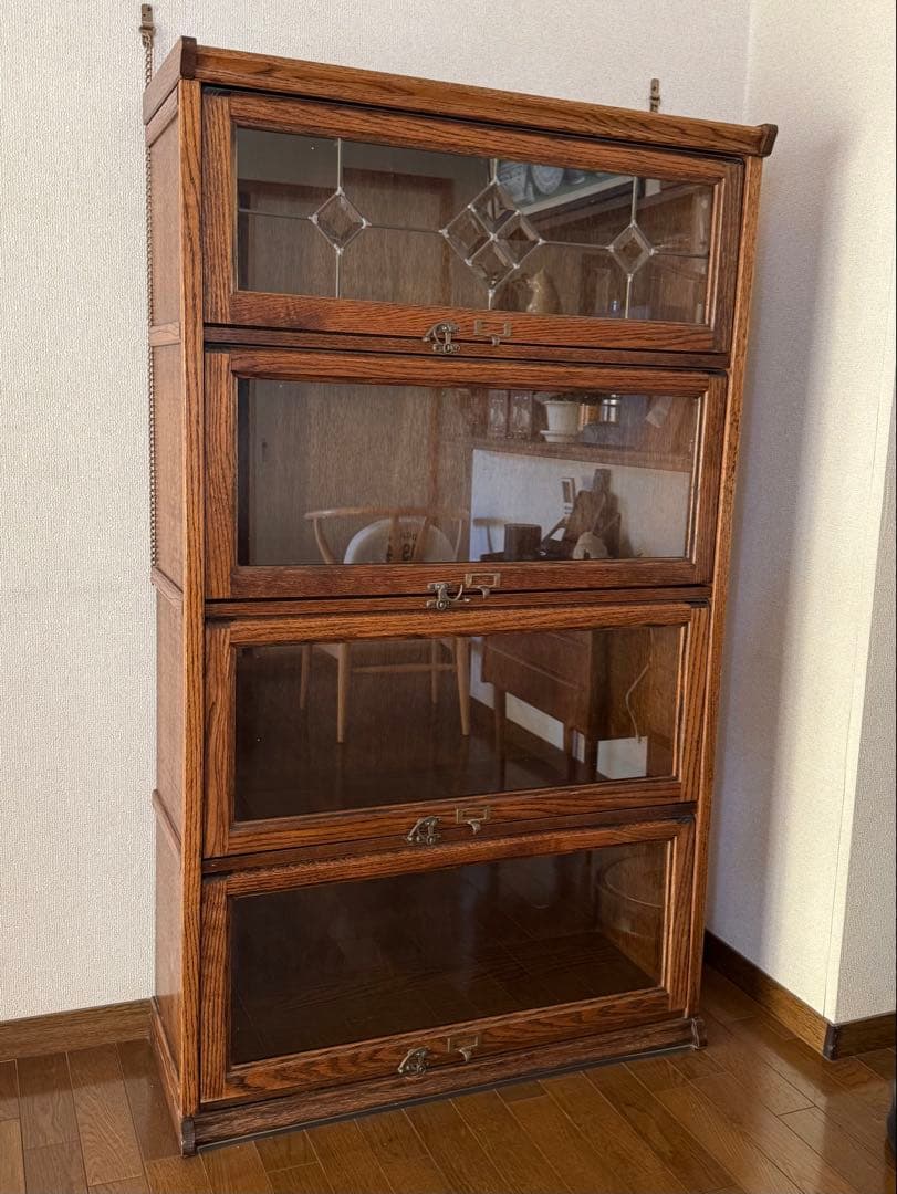 木製ガラス扉付き4段キャビネット ブックシェルフ