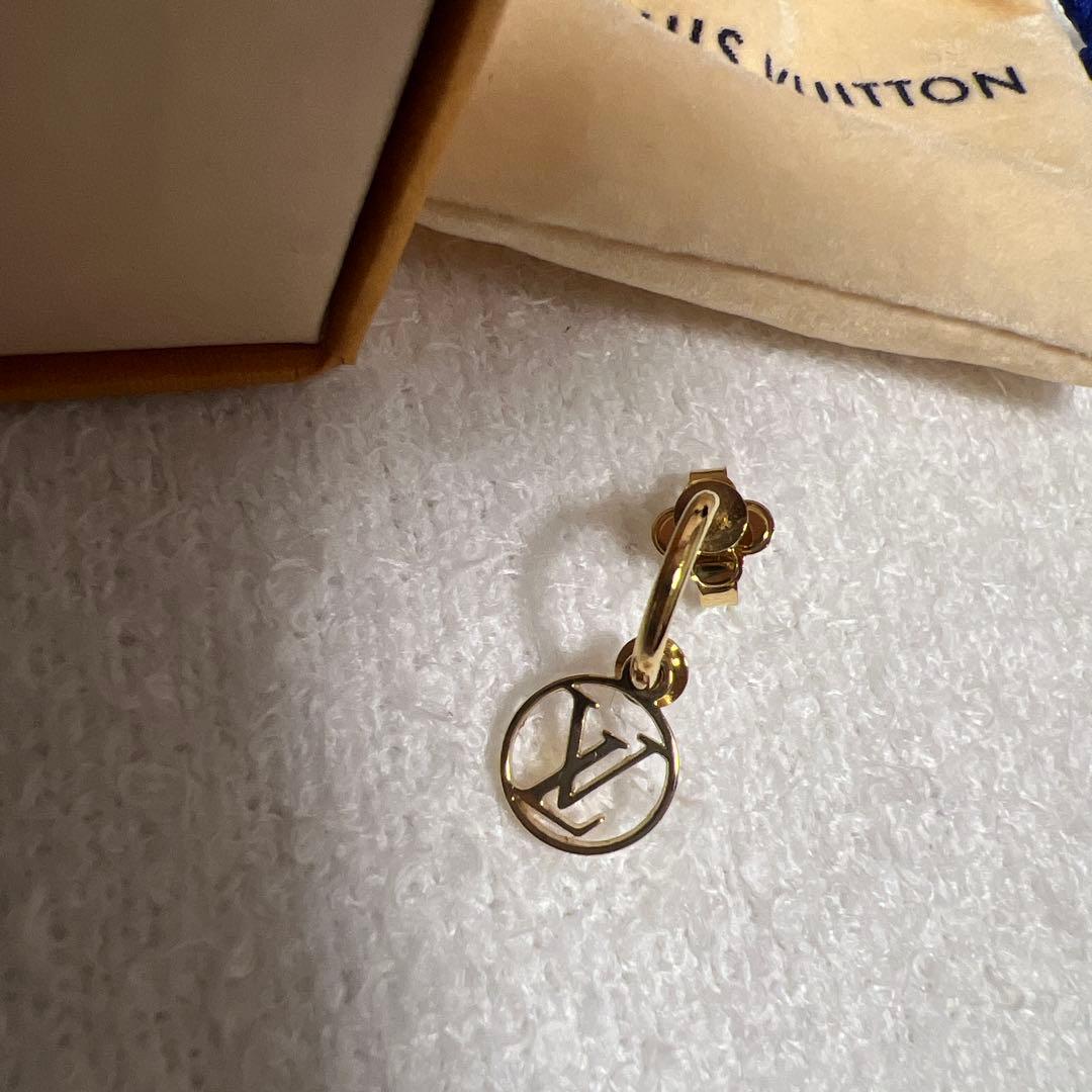 LOUIS VUITTON ゴールド LVロゴ ピアス(片耳用)