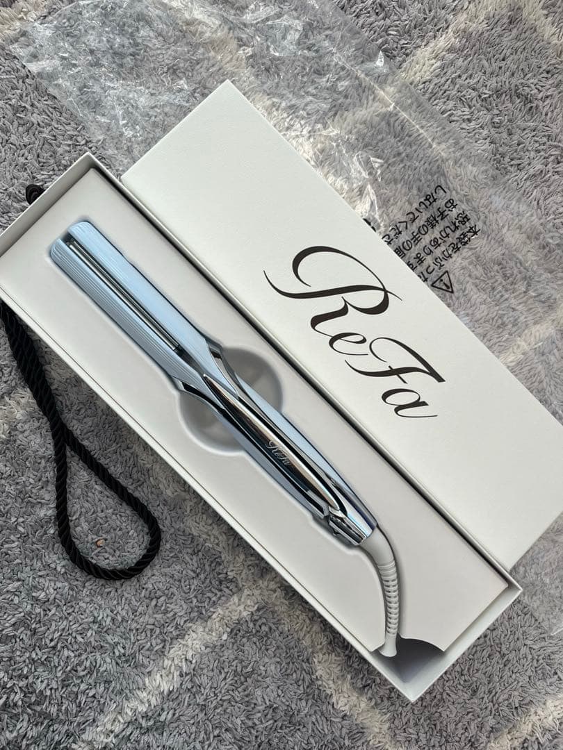 【新品】リファ　ストレートアイロン