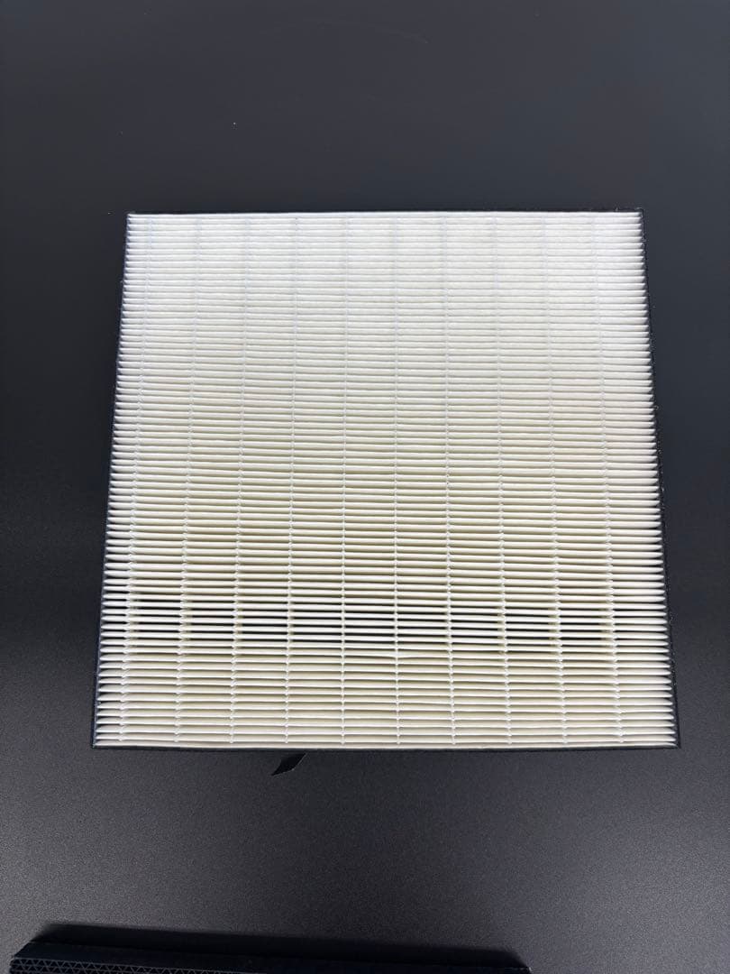 【ほぼ新品】DAIKIN ダイキン　空気清浄機 MCK70ZE2-W