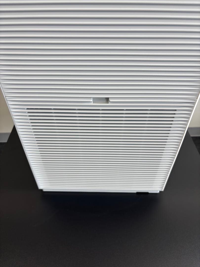 【ほぼ新品】DAIKIN ダイキン　空気清浄機 MCK70ZE2-W