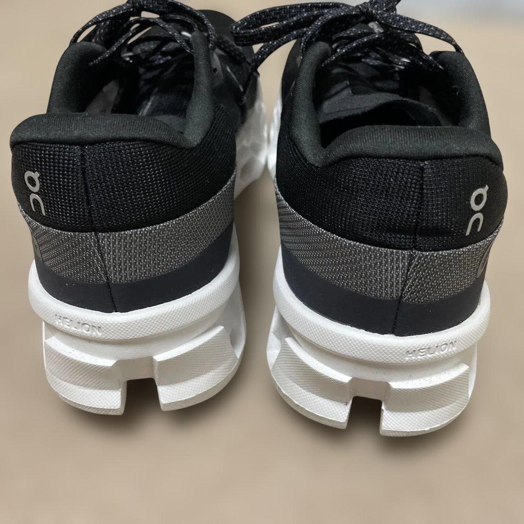 Onクラウドモンスター黒25.5センチ