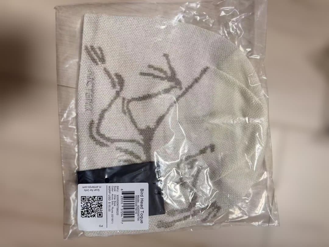 ARC'TERYX ホワイト グラフィックプリント ビーニー