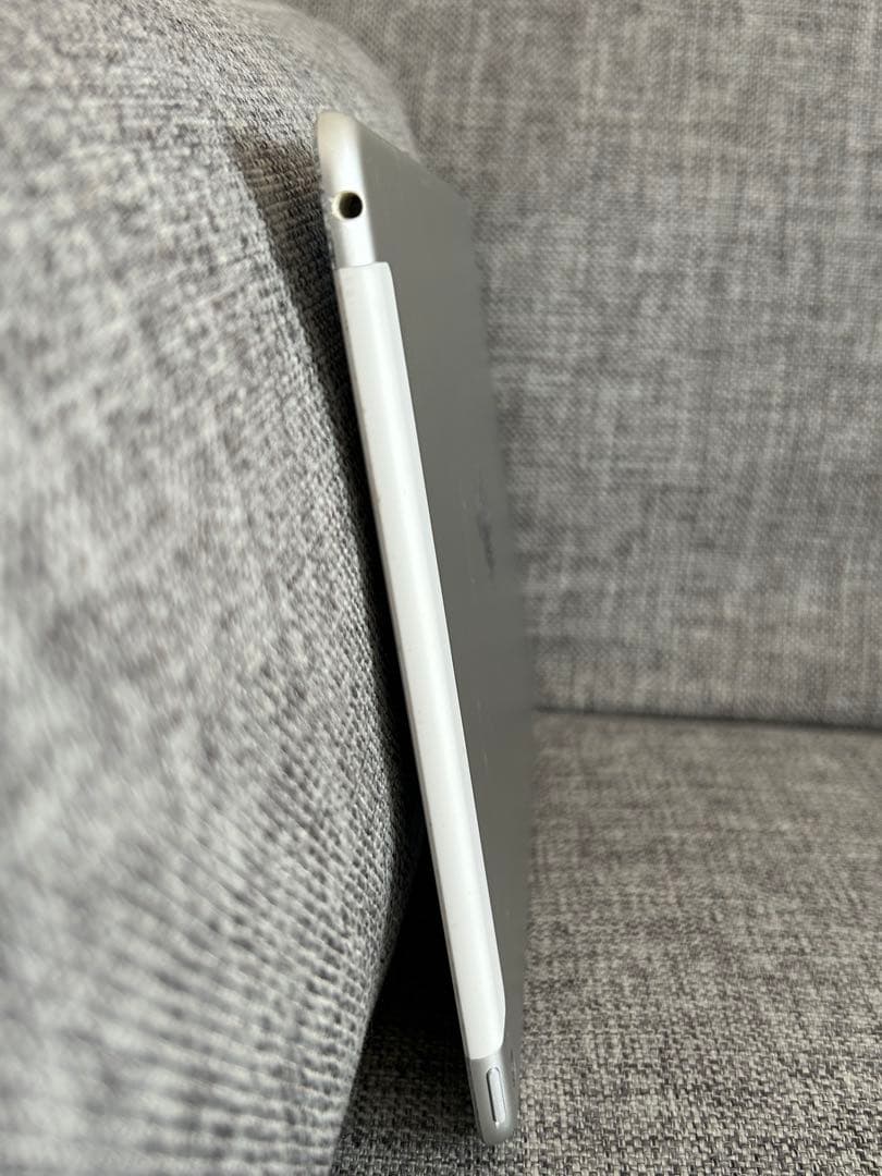 iPad Air 2 128GB Wi-Fi Cellular 充電器なし