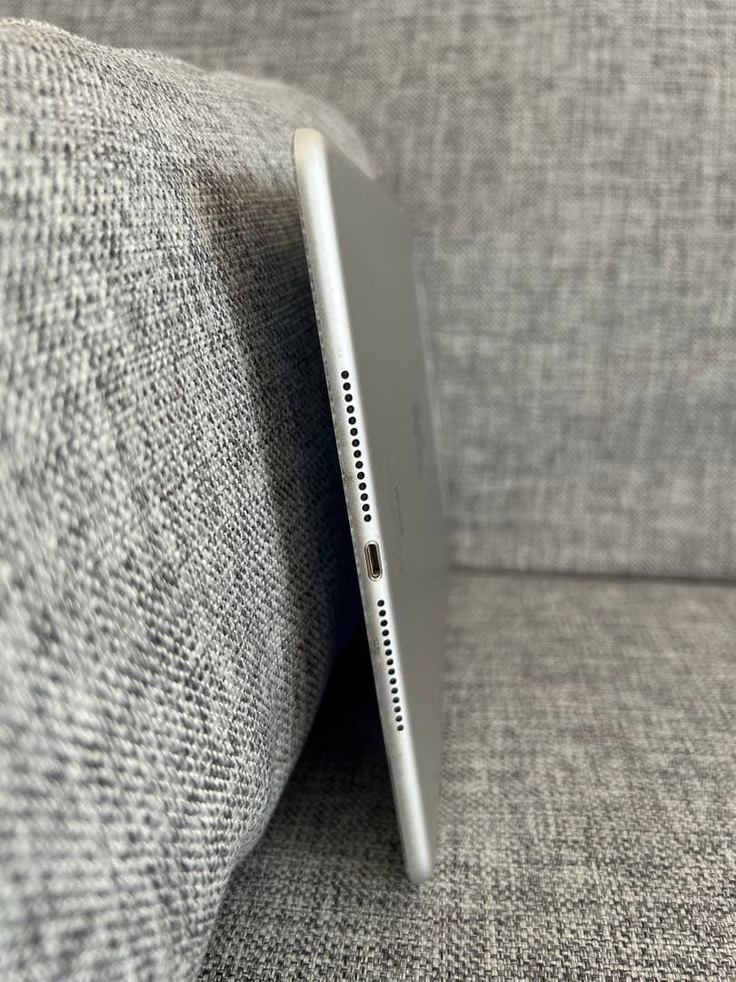 iPad Air 2 128GB Wi-Fi Cellular 充電器なし