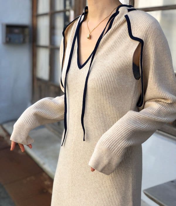 tan ワンピース　DOGLEG SLEEVES LONG ONEPIECE