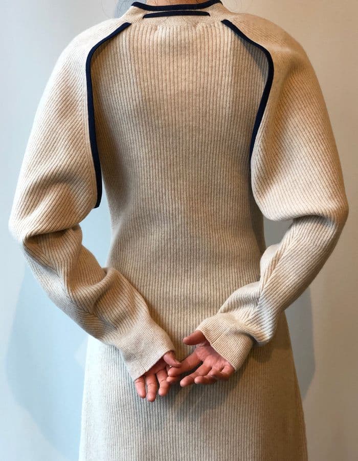 tan ワンピース　DOGLEG SLEEVES LONG ONEPIECE