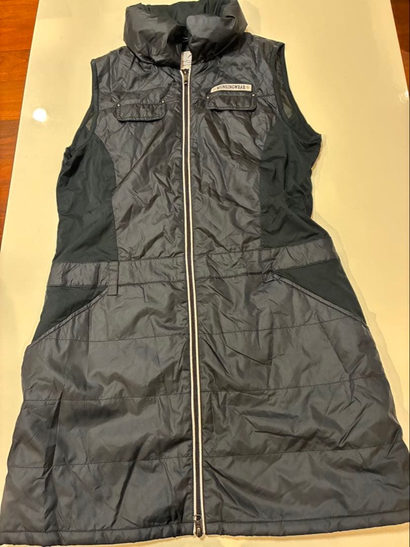 Munsingwear ダウンベスト 黒　ゴルフ