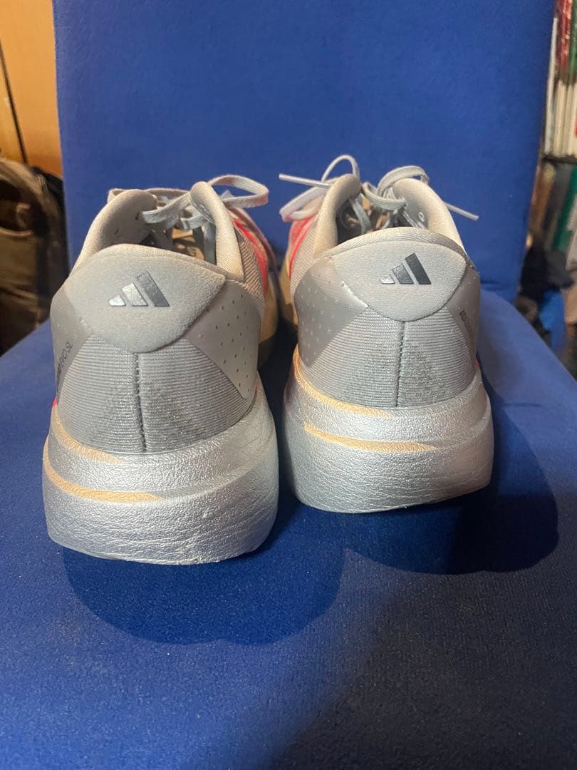 k*k様 adidas evo sl 26.5ランニングシューズ グレー/レッド