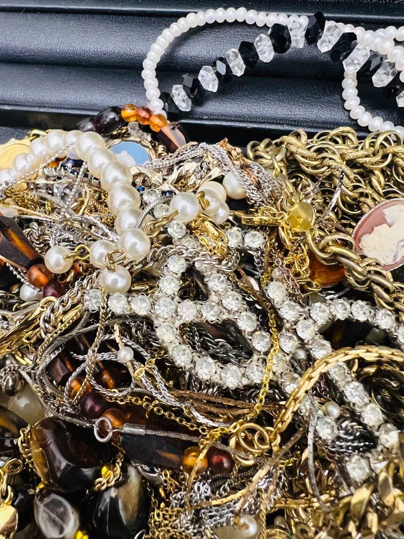 【生前整理　遺品整理】ネックレス　ブローチ　ピアス　アクセサリーおまとめ