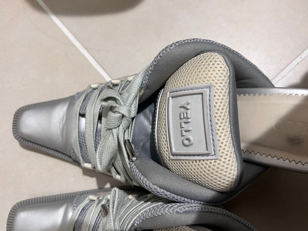 yello イエロー　ミュール　グレー