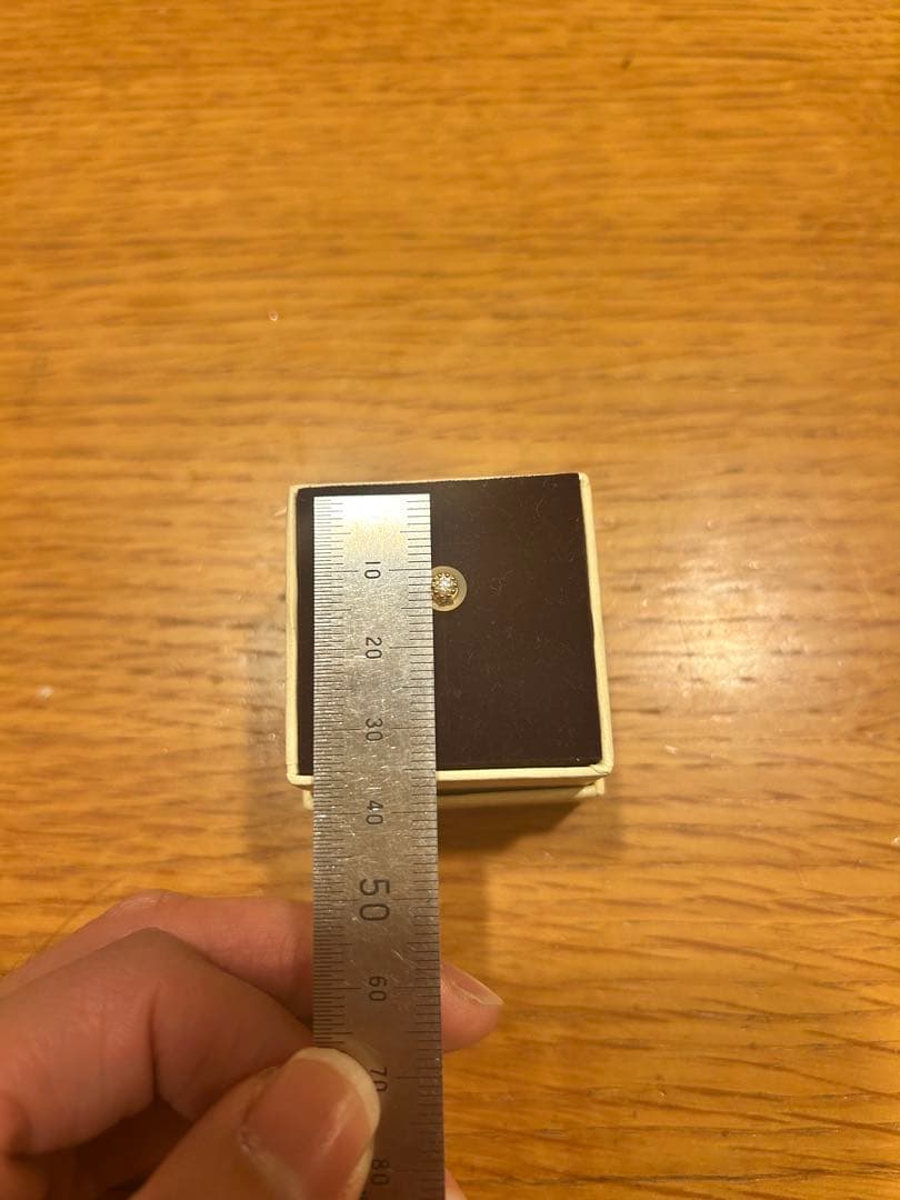 agete ベルシオラ　k18ダイアモンドピアス　片耳