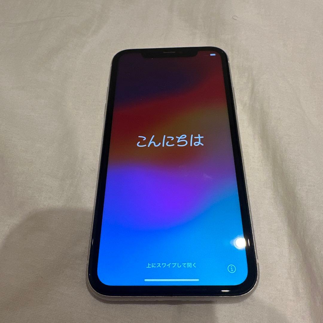 ア*ラ様 美品 Apple iPhone 11 ホワイト 本体 64GB