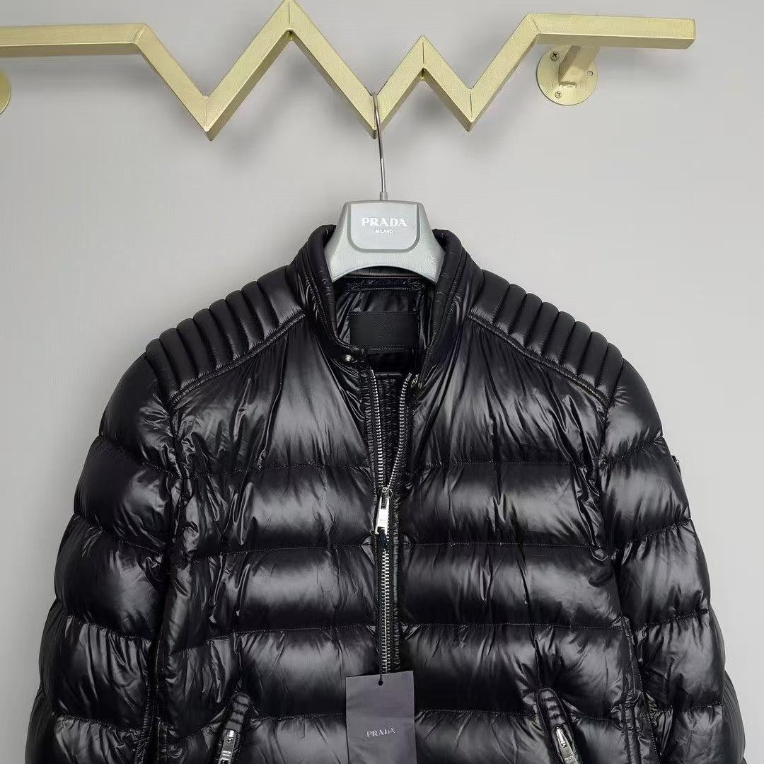 極美品黒 ナイロン ダウンジャケット~~~