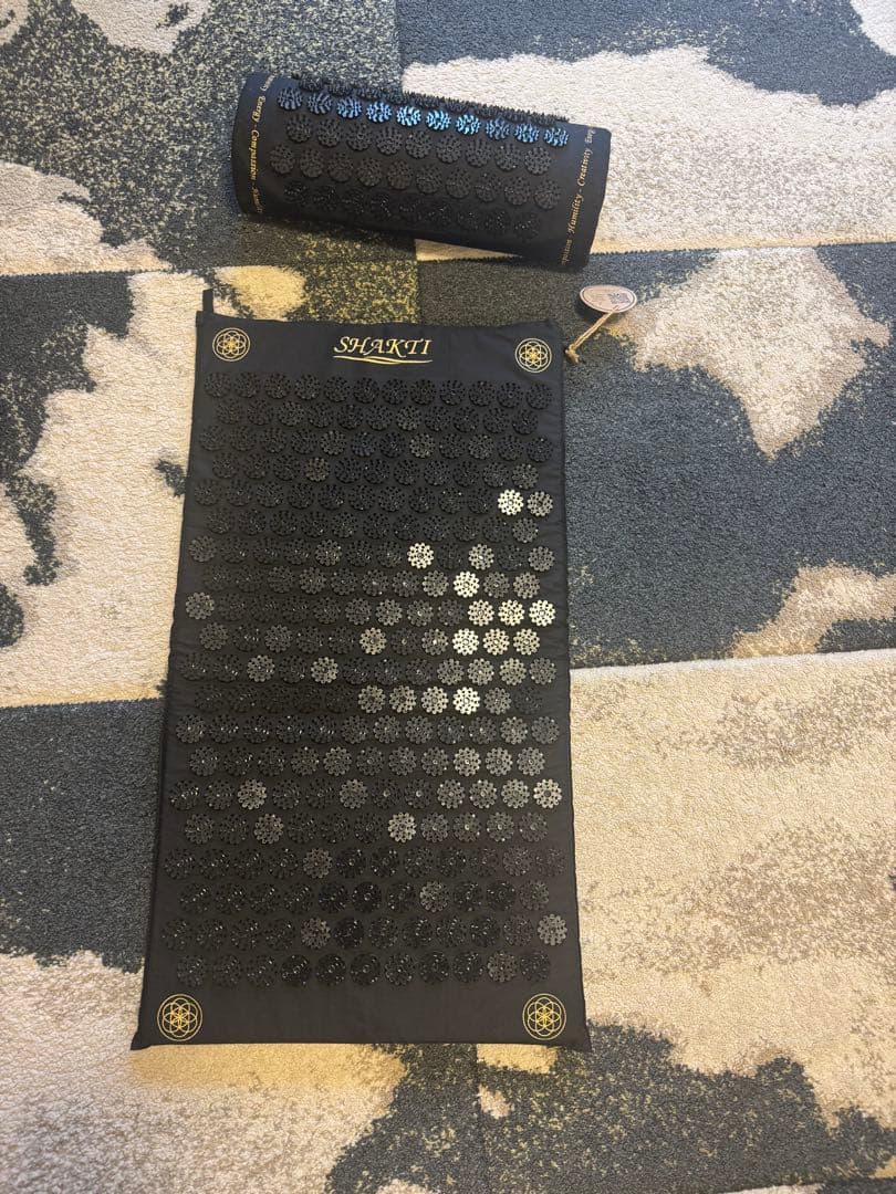 SLAKTI リラクゼーショングッズ 幾何学模様マット&枕正規品