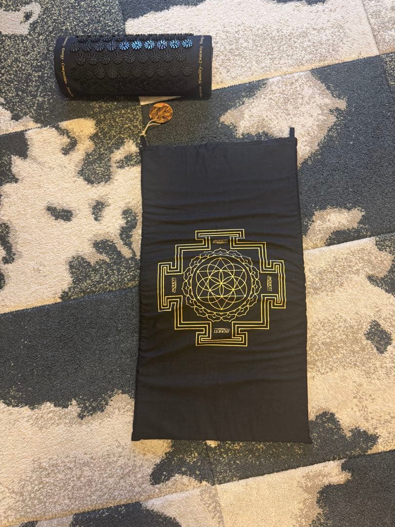 SLAKTI リラクゼーショングッズ 幾何学模様マット&枕正規品