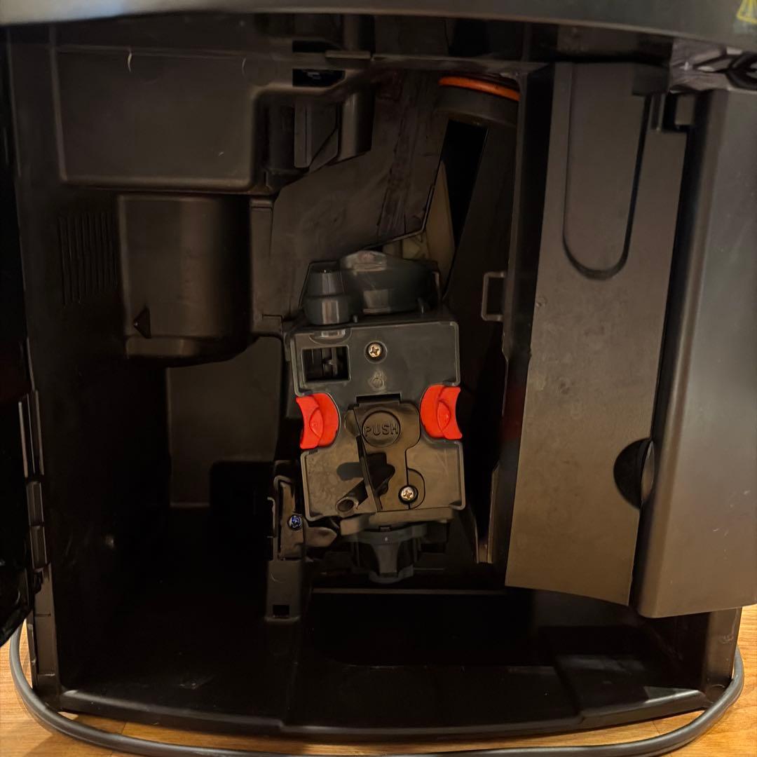 デロンギ　全自動コーヒーマシン