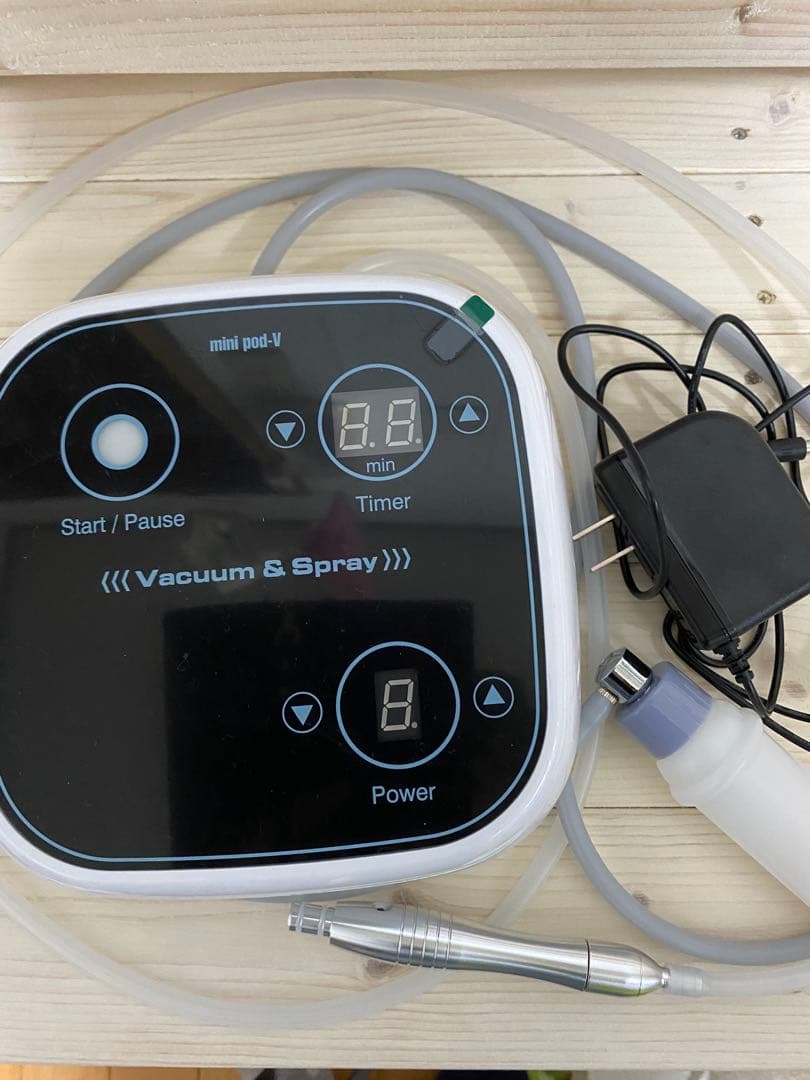 mini pod-V Vacuum & Spray 美顔器