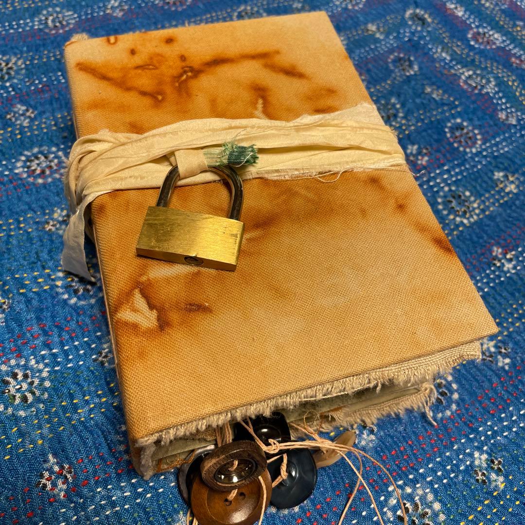 庭の本棚　 「襤褸の本12〜路地裏の本〜」 アートブック　ジャンクジャーナル