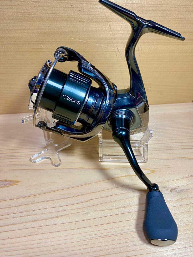 22STELLA スピニングリール C2500S 中古美品