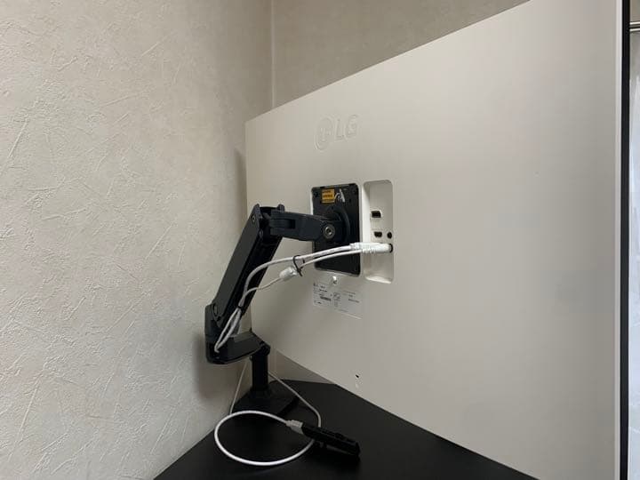 LG 31.5インチ4Kディスプレイ