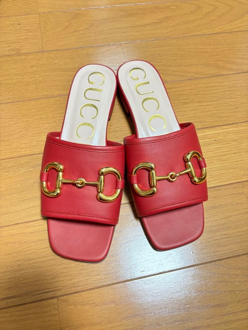 GUCCI 赤 フラットミュール