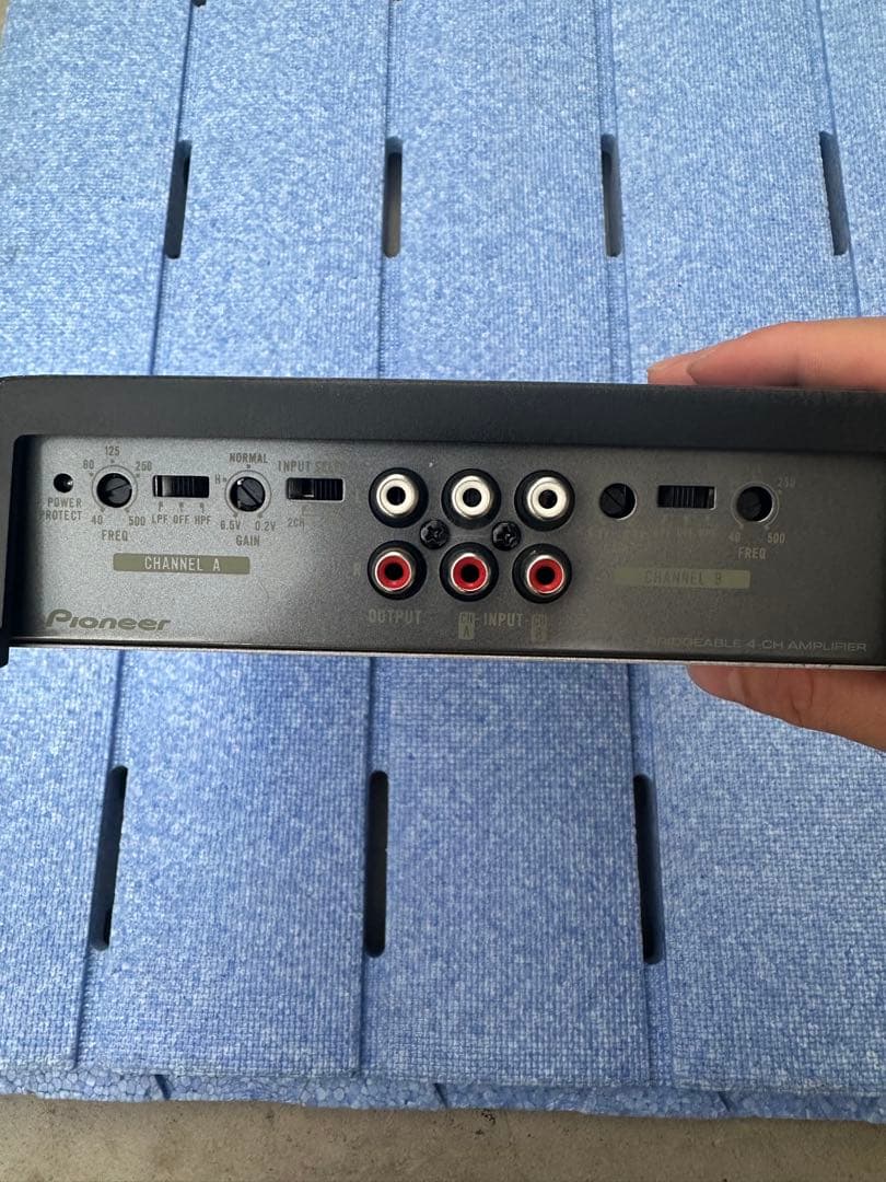 Pioneer carrozzeria GM-D1004 アンプ