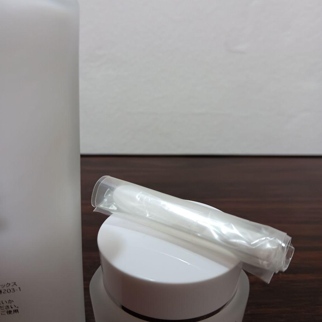 10-222　JUBILANT ジュビラン ミルキーホワイト　クリームD　2点