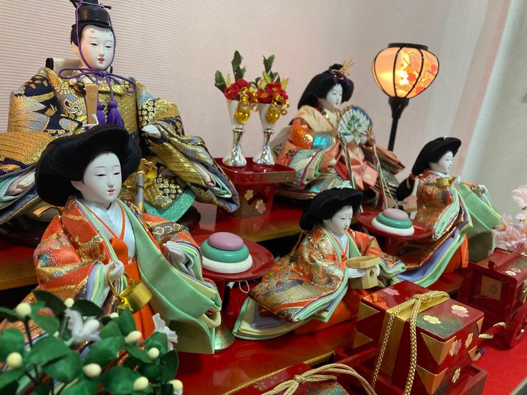 雛人形セット 桜の花と提灯付き