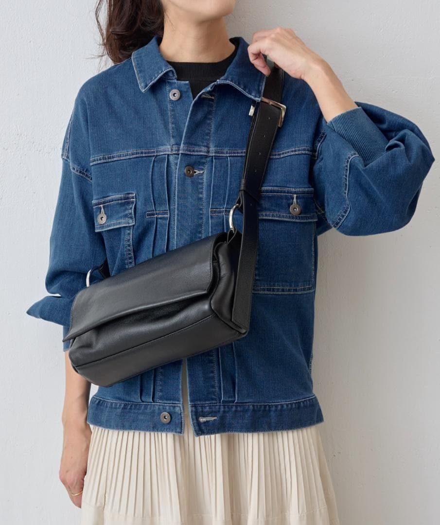 【新品未開封】ビアズリー レザーリングボディバッグ ブラック