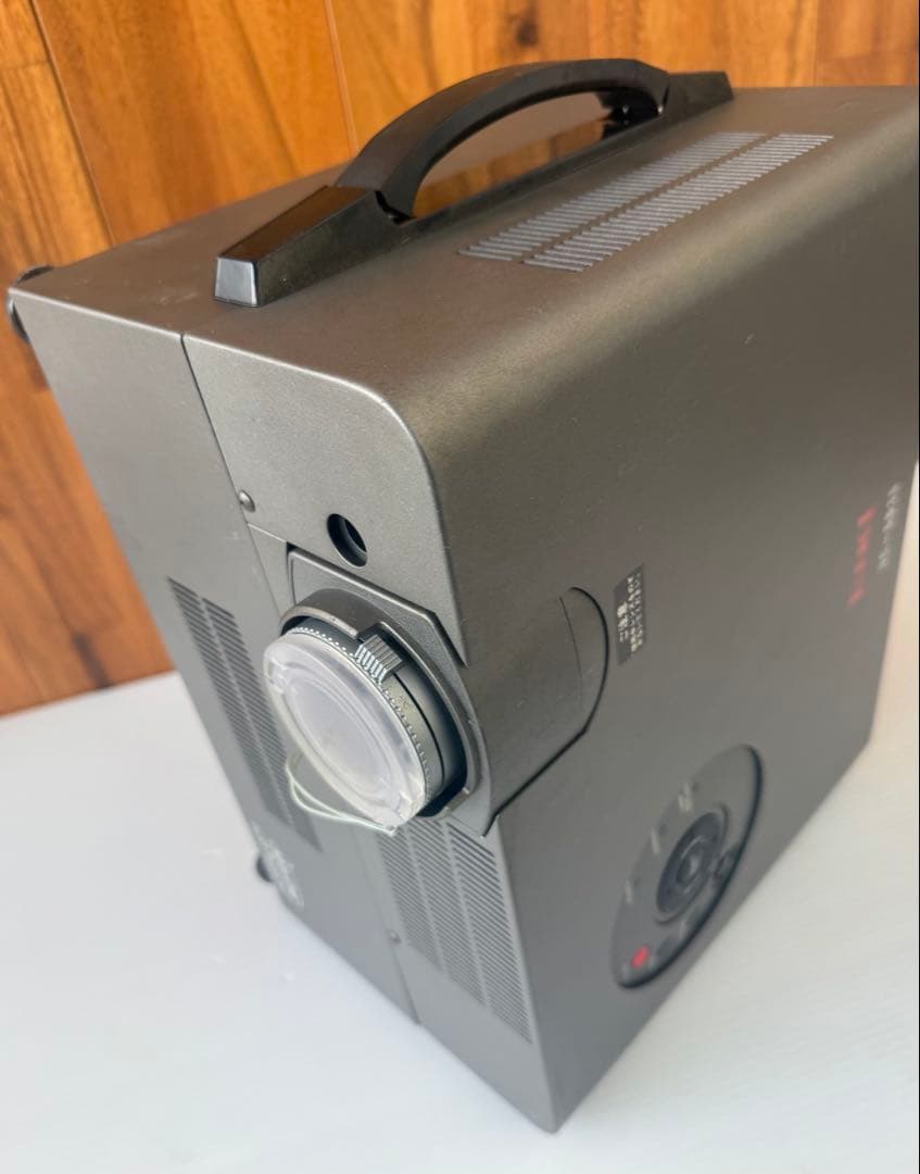 EIKI VC-SB20プロジェクター(a28)