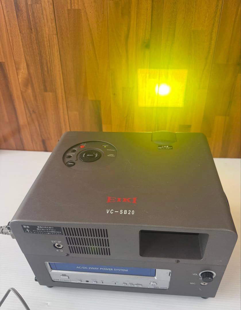 EIKI VC-SB20プロジェクター(a28)