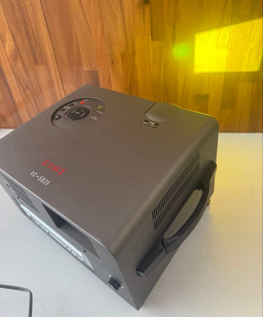 EIKI VC-SB20プロジェクター(a28)