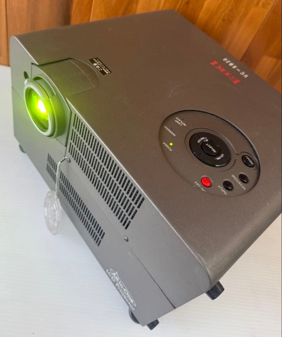 EIKI VC-SB20プロジェクター(a28)