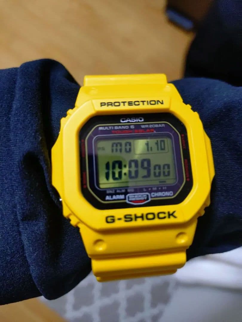 G-SHOCK　30周年モデル イエロー