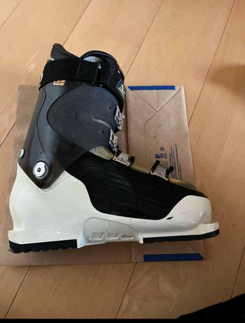 SALOMON FALCON XRファルコン　スキーブーツ靴　25.5