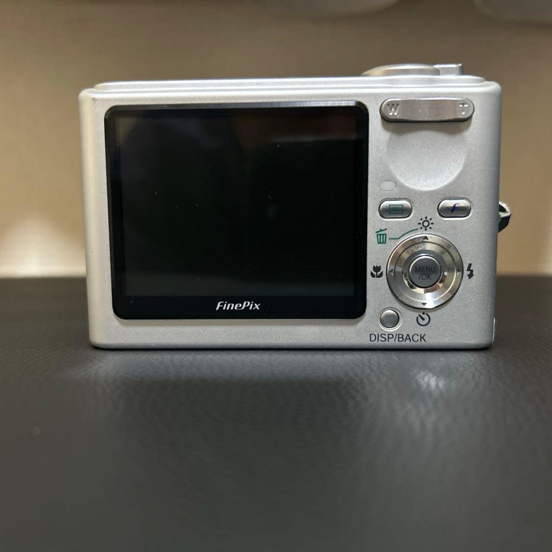 Fujifilm FinePix F10 コンパクトデジタルカメラ