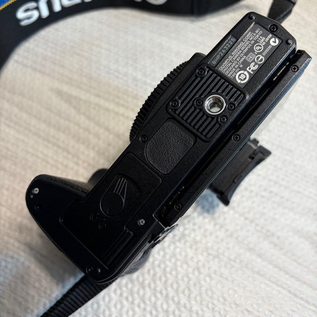 OLYMPUS OM-D E-M1 ミラーレス一眼カメラ 三脚 カメラバッグ