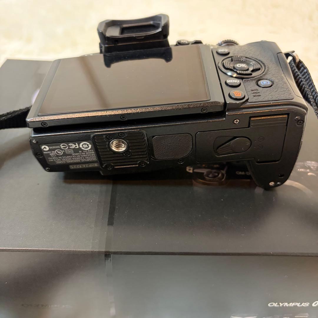 OLYMPUS OM-D E-M1 ミラーレス一眼カメラ 三脚 カメラバッグ