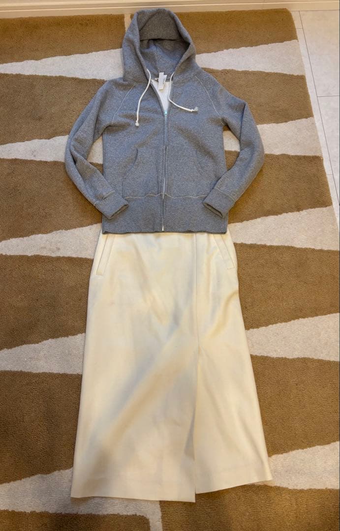 《新品タグ付》DRESSTERIOR(ドレステリア）大人気グレーパーカー