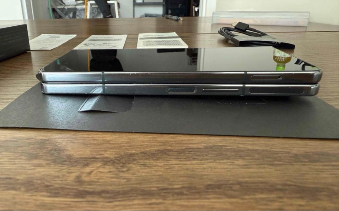 Samsung Galaxy Z Fold 4 本体