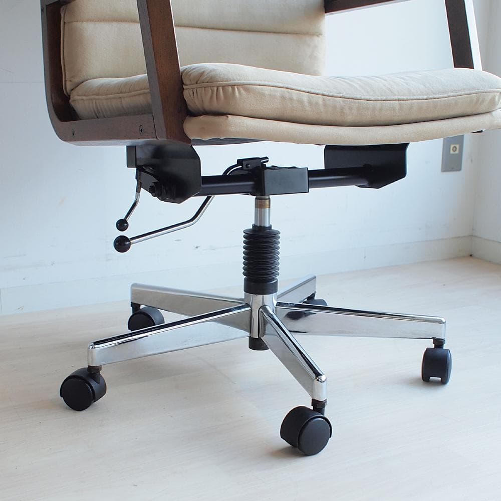 カリモク/karimoku デスクチェア ハイバック 木製アーム ファブリック