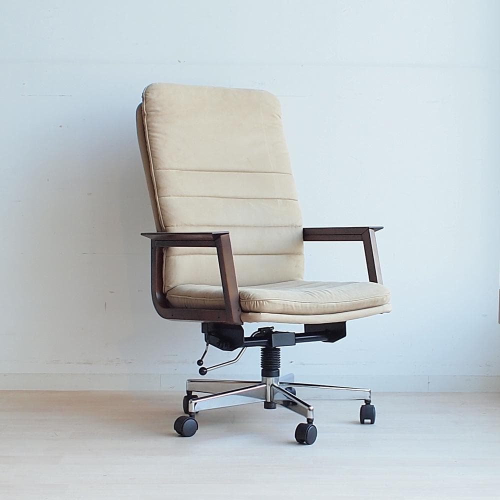 カリモク/karimoku デスクチェア ハイバック 木製アーム ファブリック