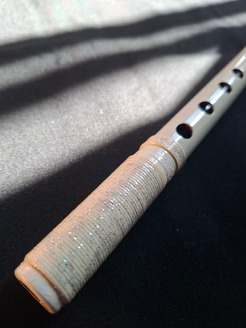 篠笛　古典調　4本調子　7穴　超鐵仕様　天地胴藤巻き　ホワイト＋レインボー