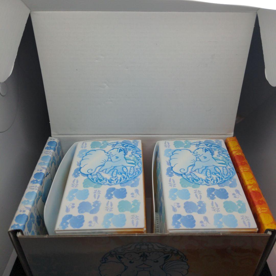 ポケモンカード デッキケース セット ポンチョを着たピカチュウロコン 公式