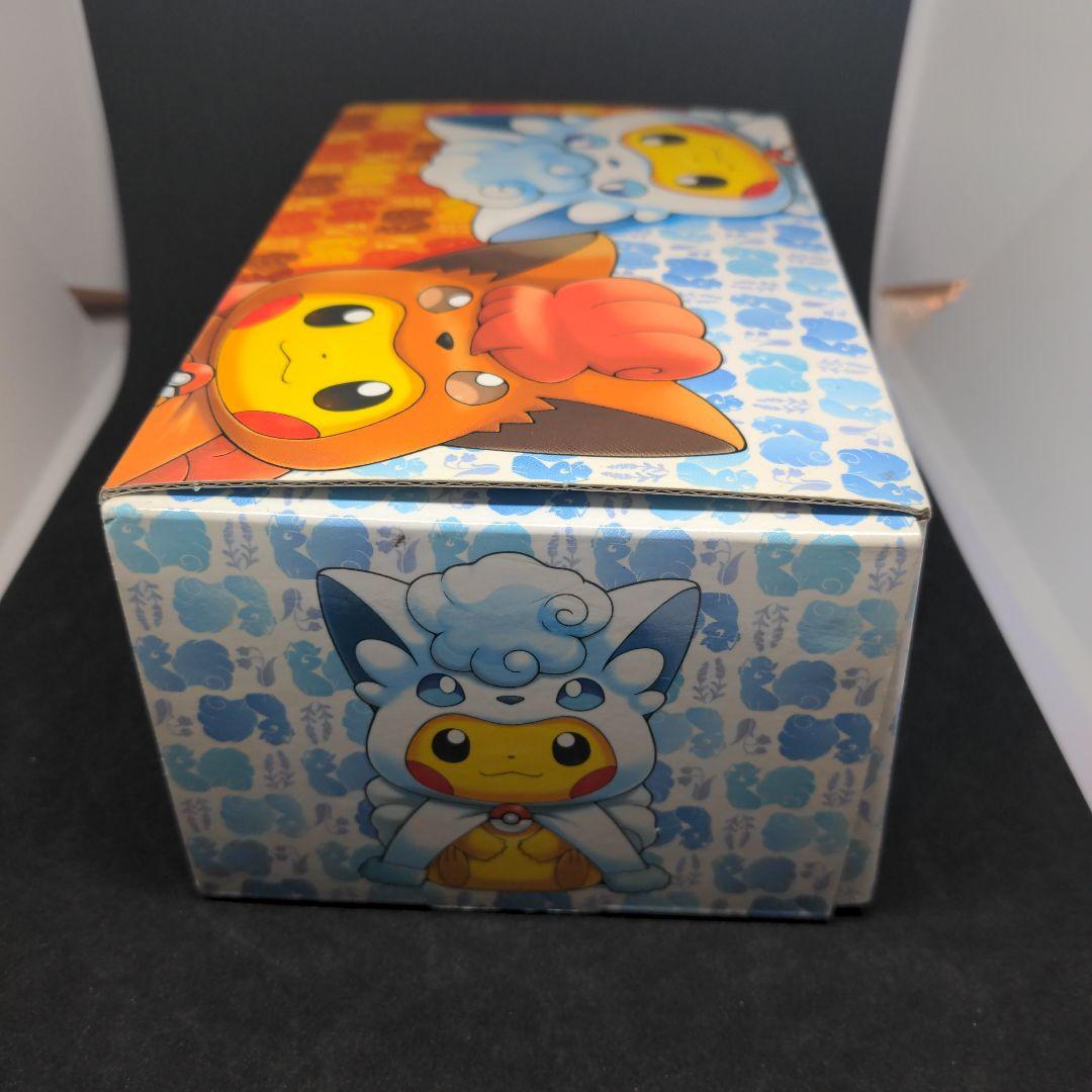 ポケモンカード デッキケース セット ポンチョを着たピカチュウロコン 公式